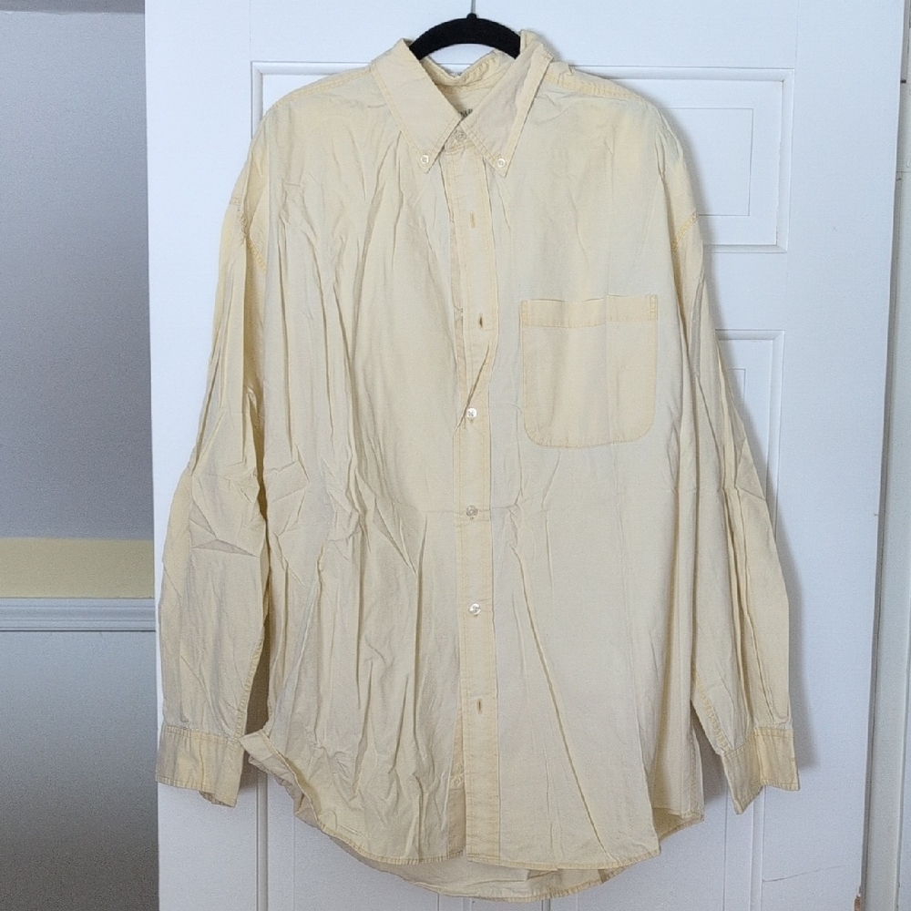 Banana Republic Cream Casual Button Down Shirt